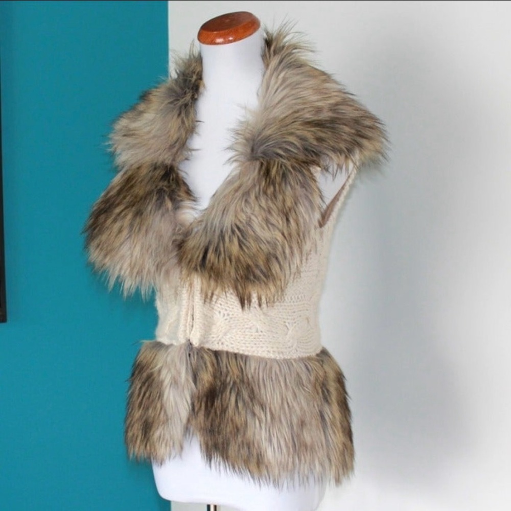 Jessica Simpson Vest Faux Fur Cable Knit Animal Print Cheetah Size M EUC